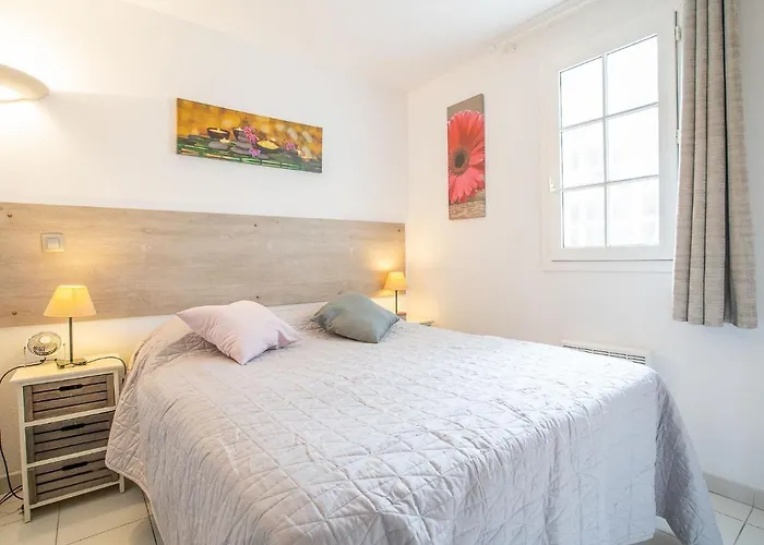 Apartment Le Hameau - K4 124 By Interhome Saint-Raphaël