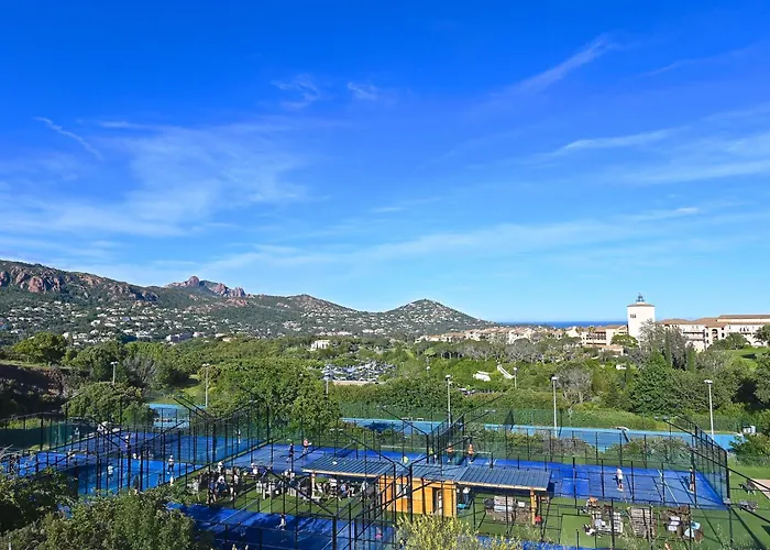 Apartment Le Hameau - K4 124 By Interhome Saint-Raphaël