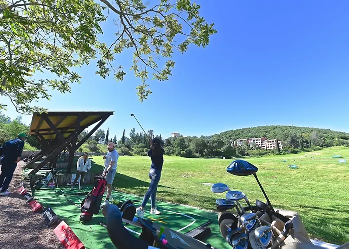 Apartment Le Hameau - K4 124 By Interhome Saint-Raphaël